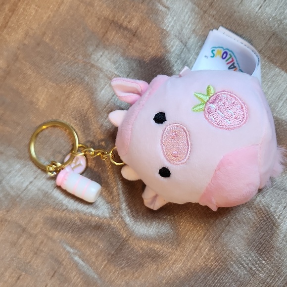 Custom Reshma Keychain strawberry cow micromallow Squishmallow - Picture 3 of 3